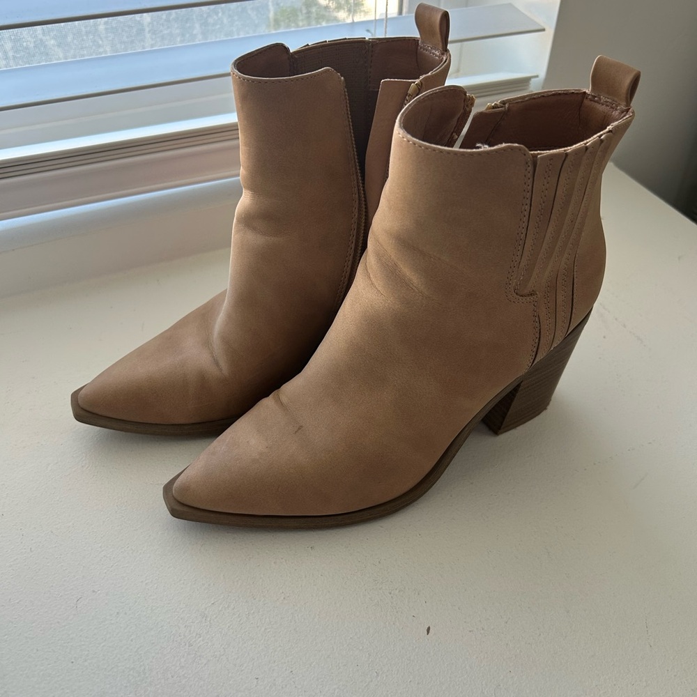 Universal Thread Brown Ankle Booties